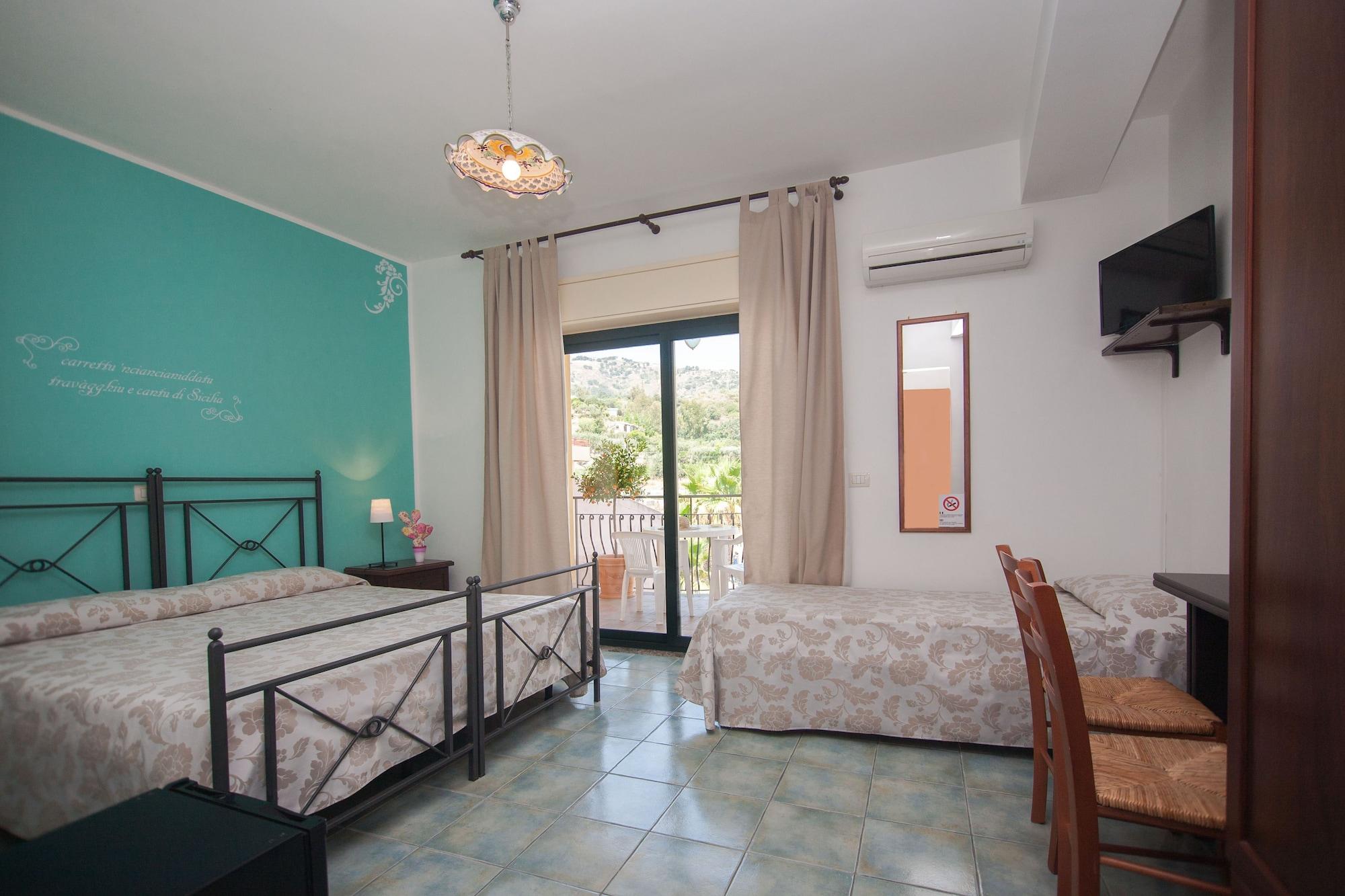 Hotel Donna Rosa SantʼAlessio Siculo المظهر الخارجي الصورة