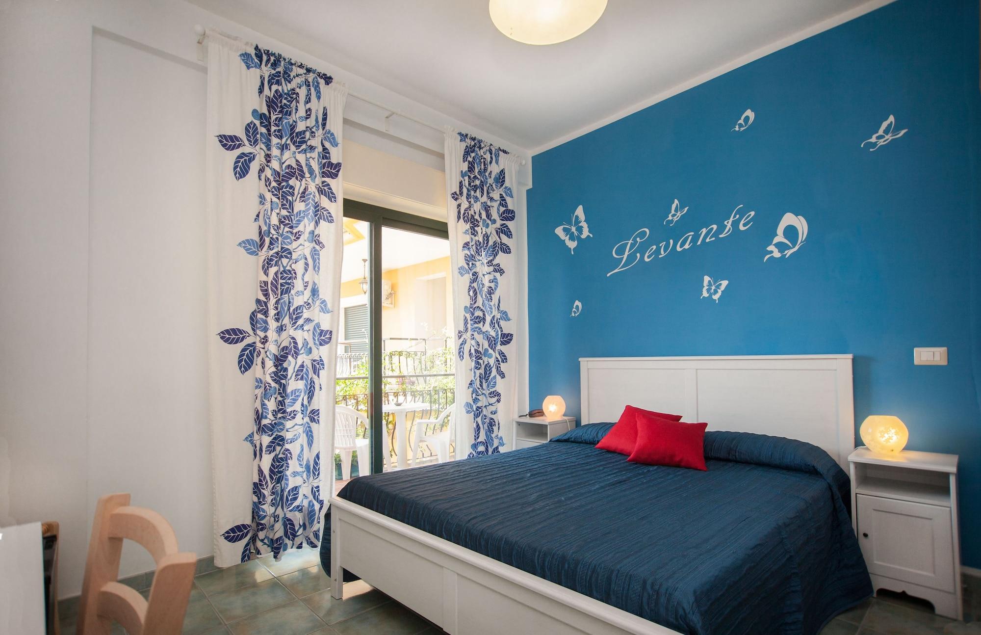 Hotel Donna Rosa SantʼAlessio Siculo المظهر الخارجي الصورة