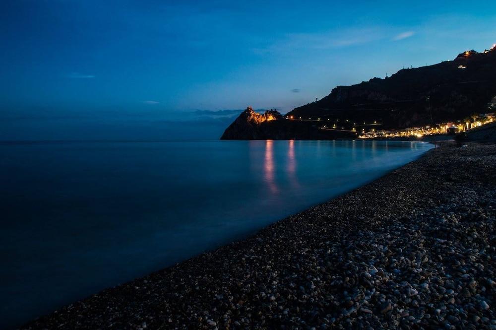 Hotel Donna Rosa SantʼAlessio Siculo المظهر الخارجي الصورة