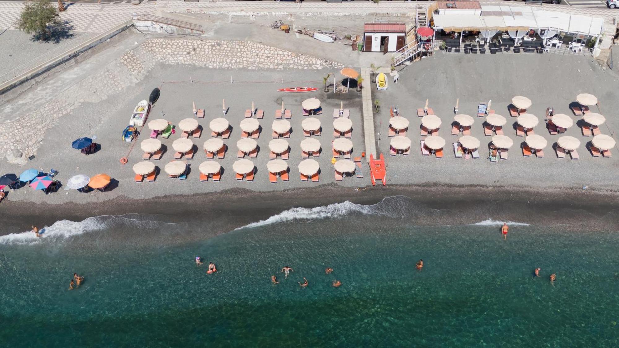 Hotel Donna Rosa SantʼAlessio Siculo المظهر الخارجي الصورة