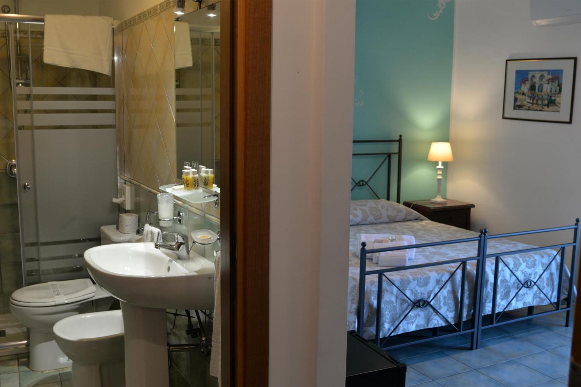 Hotel Donna Rosa SantʼAlessio Siculo المظهر الخارجي الصورة