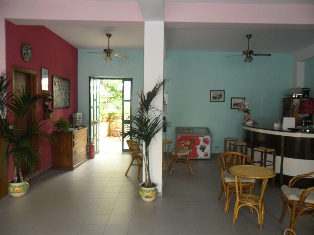 Hotel Donna Rosa SantʼAlessio Siculo المظهر الخارجي الصورة