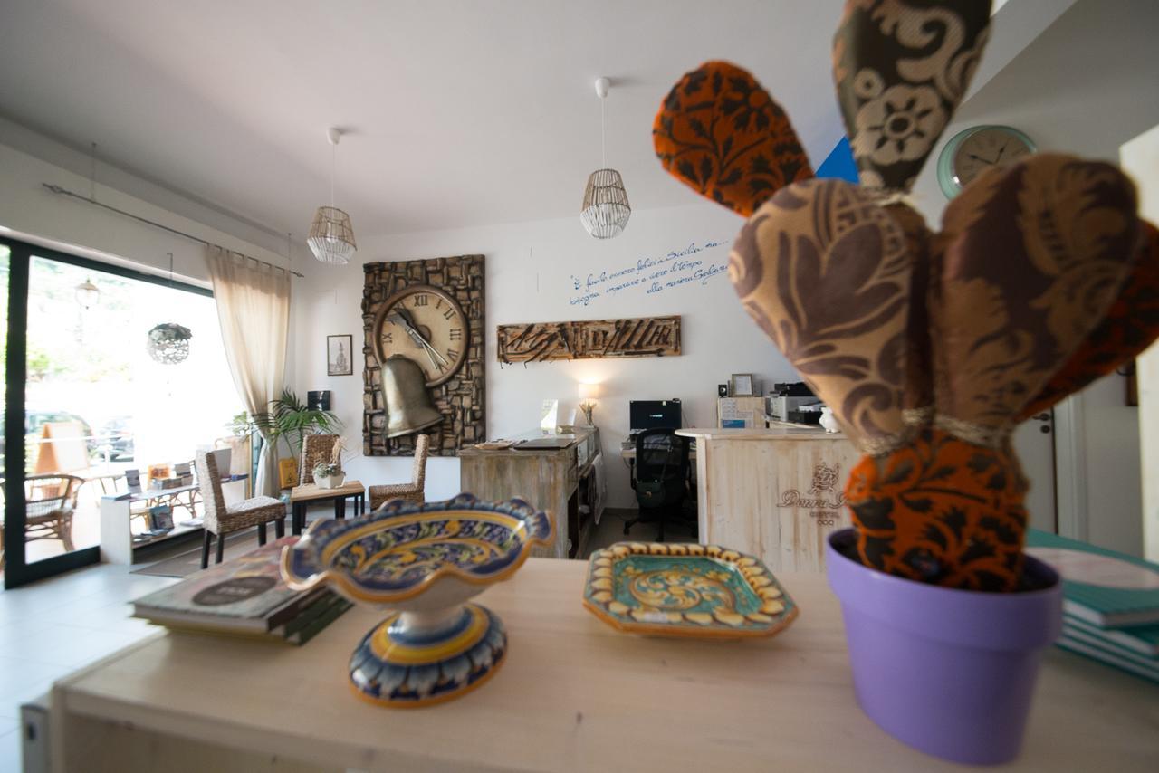 Hotel Donna Rosa SantʼAlessio Siculo المظهر الخارجي الصورة