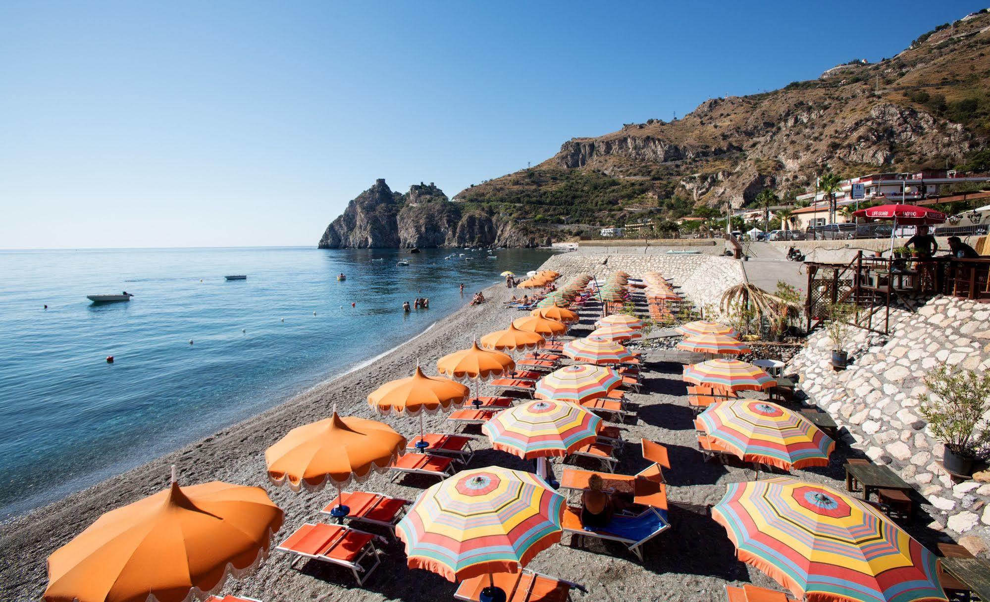 Hotel Donna Rosa SantʼAlessio Siculo المظهر الخارجي الصورة